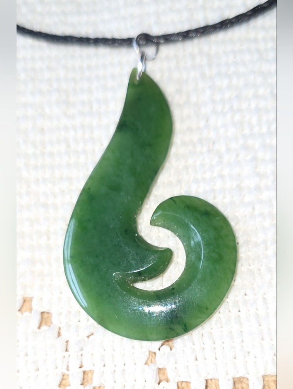 Authentic New Zealand Pounamu Nephrite Jade Fish Hook Kru Pendant Necklace